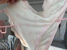 偷偷进女护士宿舍，打胶她们胸罩内裤2