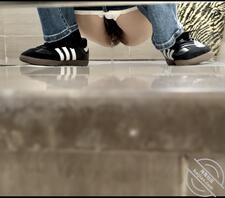 最新厕拍，高清版本了，没有脸，很难拍1