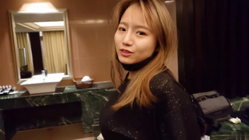 D罩杯极品身材漂亮小姐姐一镜到底表情呻吟投入真实大量淫荡对白