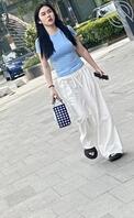 很有气质的小嫂子、胸胸好饱满2