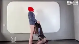 新作 《面试潜规则》 性感嫩模献身面试官 指淫调教连续潮喷内射