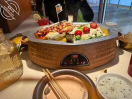 【原创】4.小妹睡觉竟然裸睡  奶子好嫩  看的我差点没忍住0