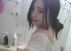 漂亮小姐姐连门把手都不放过2