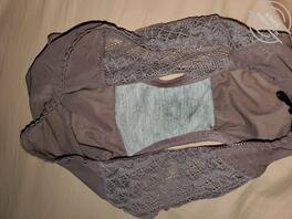 3 离婚的姐姐 自从看到姐姐的自慰工具,我彻夜难眠2