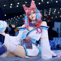 上海二次元少女 徐可欣 被金主包养调教 清纯coser变淫荡母狗 多姿势爆操到表情迷离1