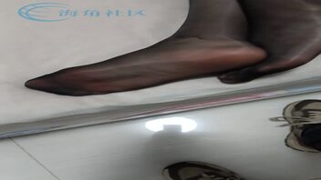 好久没更新了，发个老婆黑丝大屁股