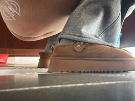 更新一波原创高校厕拍部分露脸2