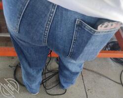 同事的大屁股，老婆不在身边，好久没操逼了，每次看都同事的大屁股就好想操，1