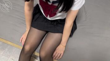 第十七章,忍不住强上了刚打扮好准备出去玩的妹妹,撕破黑丝绑住双手艹了起来2