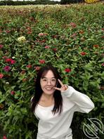 提供两个反差婊，二选一该怎么选2