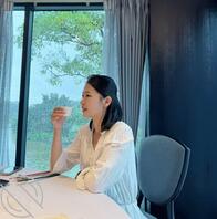 骚逼大脸盘子好久不见1