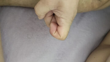 操我的肥臀老婆(后面的一小段，射满精液在套里)