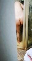 【真实原创】偷拍婶子洗澡的画面(二)1