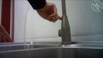 9.弟媳脚抽筋，我给她按摩，摸到逼了，生气了0