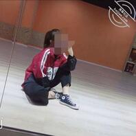 我有一种冲动想上自己的女儿。最近欲望愈发强烈1