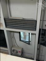 今天回家在走廊看到楼下的人妻在洗澡，刚忙拿出手机拍了几张1