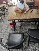 上午吃饭坐我后面的少妇