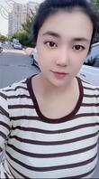 一块长大的女同学和她妈妈去衣22