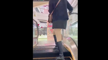 兄弟出差我带她老婆商场购物在试衣间操她好刺激