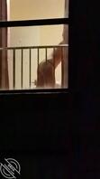 偷拍隔壁人妻脱衣服