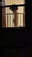 偷拍隔壁人妻脱衣服2