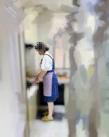 趁着蹭饭赖到婶婶洗澡，拿着换洗内衣意淫婶婶