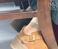 开会遇见肉丝脚1