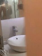 3偷拍娇嫩妹妹洗澡,学舞蹈的妹妹身材真的好啊,娇小可爱好想推倒。2