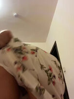 分享骚妻的大屁股